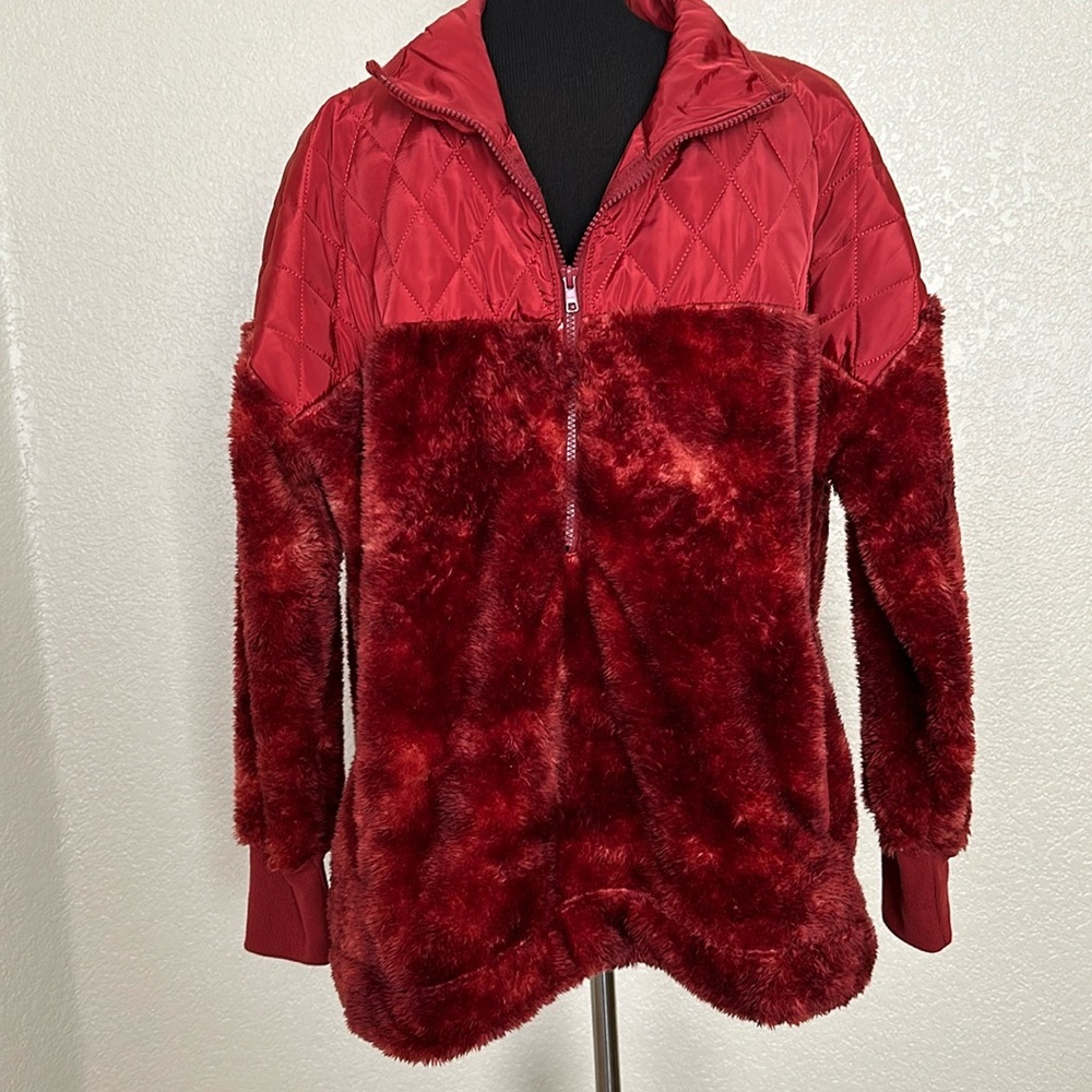 Quilted and soft Sherpa oversized quarter zip